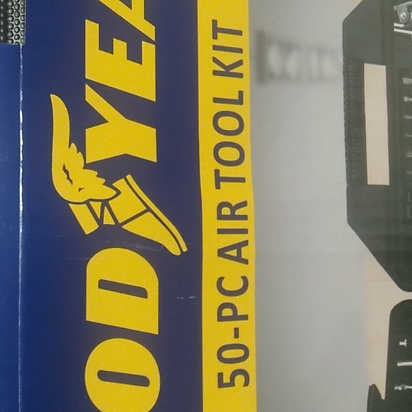 New Good Year 50-PC Air Tool Kit Pro Performance (Handle On Case Is Broken) - Picture 2 of 11